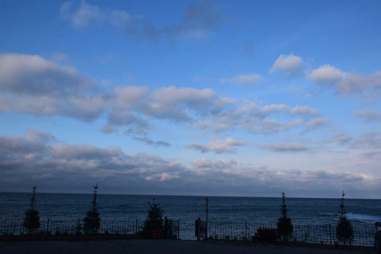 Appartamento Trabzon Sea Palace Esterno foto